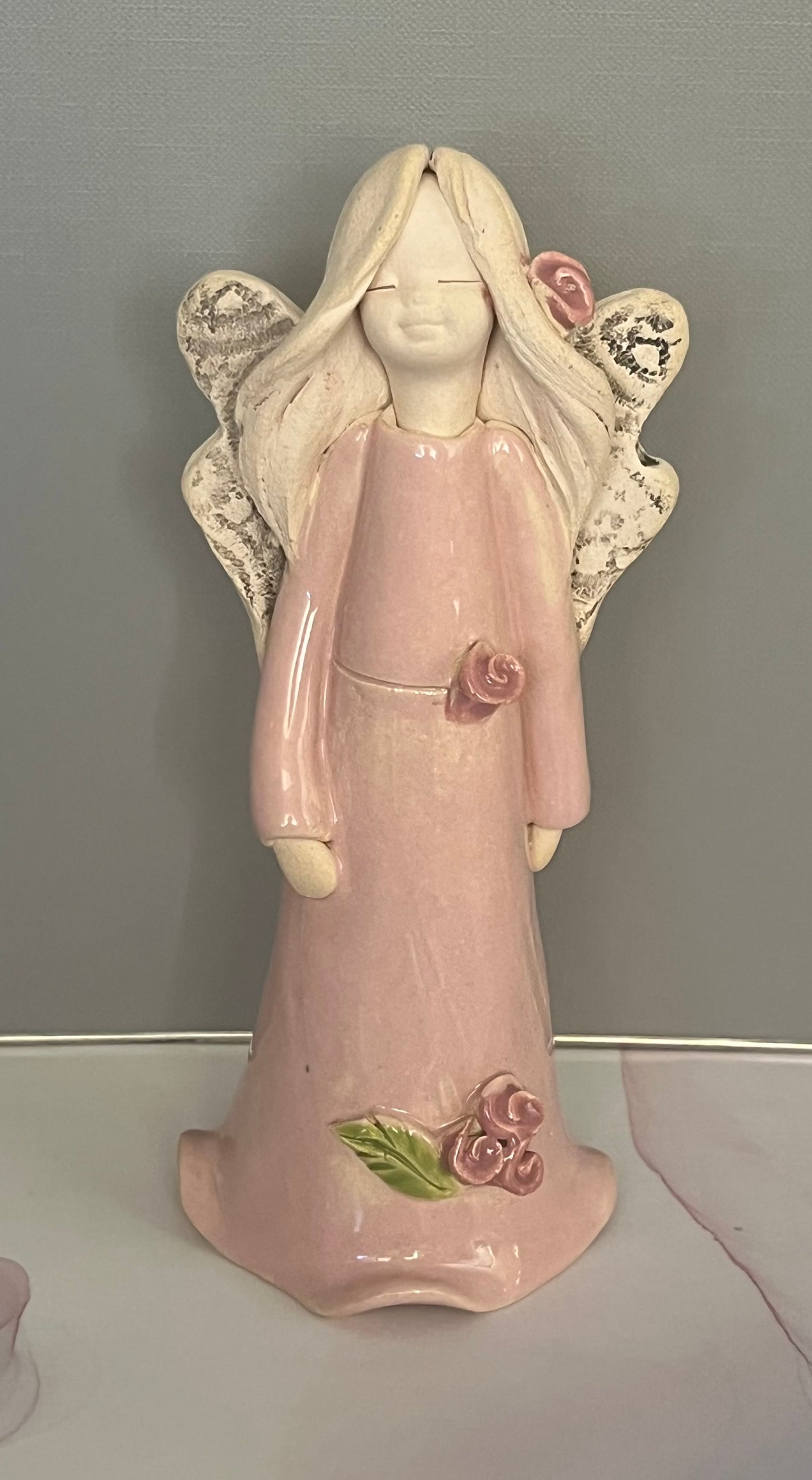Ružový anjelik s ružami (17cm)