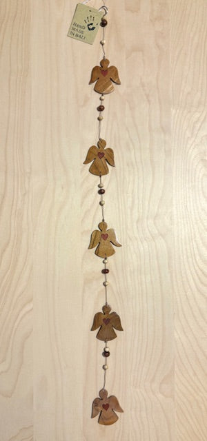 🕊️ Mobilný závesok z prírodného dreva – Anjeli (65 cm)