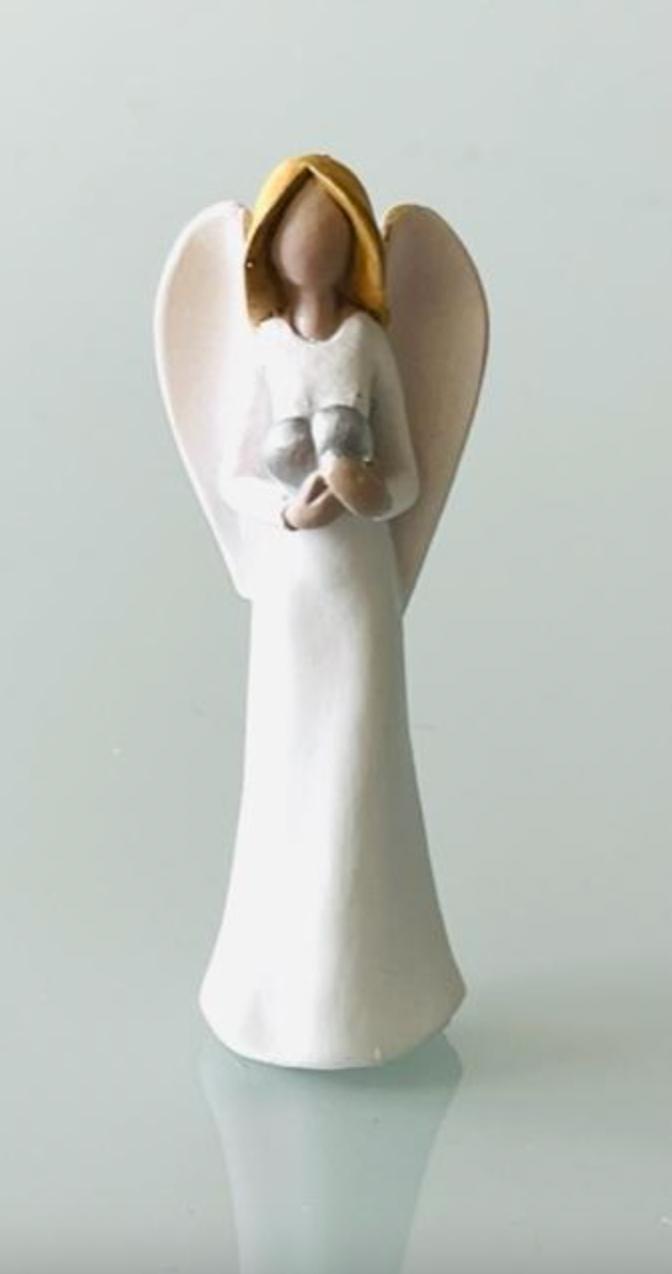 Anjel malý so strieborným srdiečkom 10cm