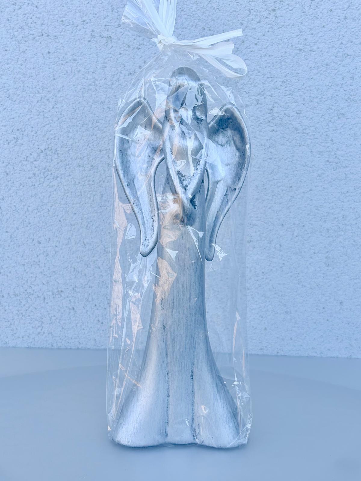 Žiarivý strieborný anjel v darčekovom balení (26cm)
